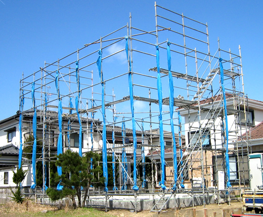山形の仮設足場はセントラルリース